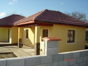 Four houses for sale in the Kavarna area